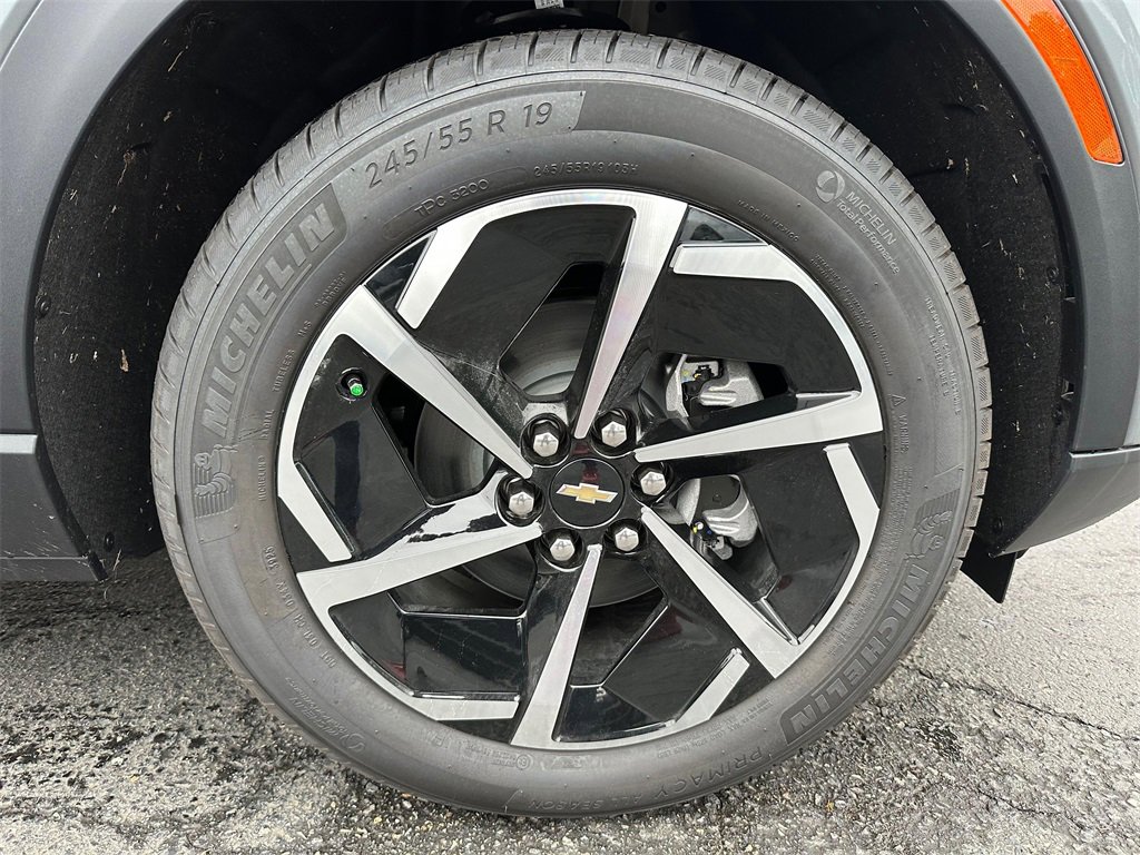 New 2026 Chevrolet Equinox EV LT image 9