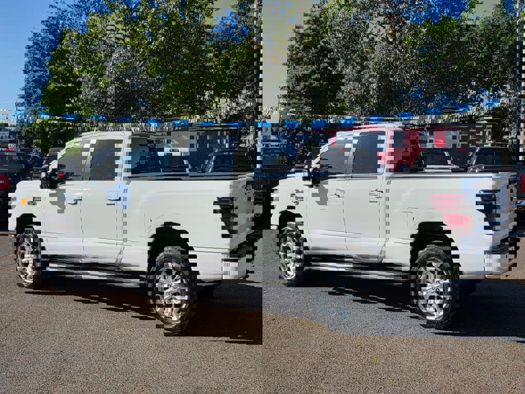 Used 2019 Nissan Titan SV w/ SV Convenience Package image 29