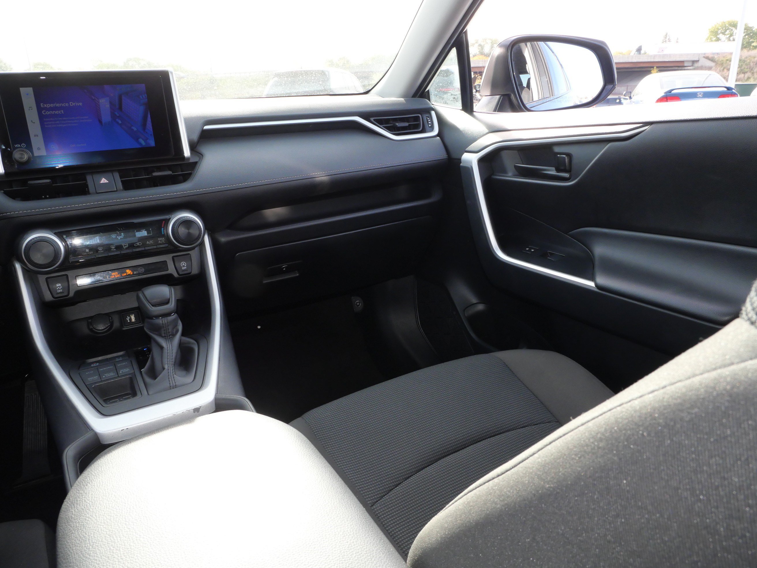 Certified 2025 Toyota RAV4 LE AWD/4WD image 12
