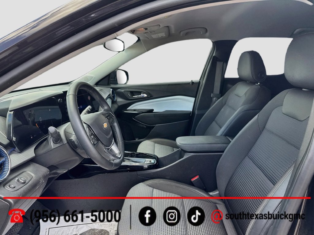 Used 2025 Chevrolet Trax LT w/ Driver Confidence Package FWD image 11