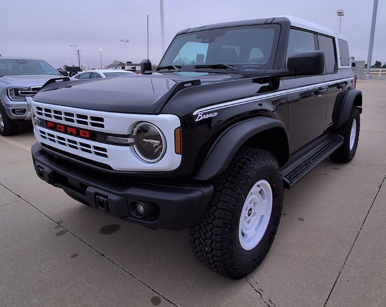 New 2025 Ford Bronco Heritage Edition image 4