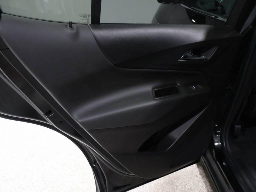 Used 2023 Chevrolet Equinox LT w/ Driver Convenience Package image 18