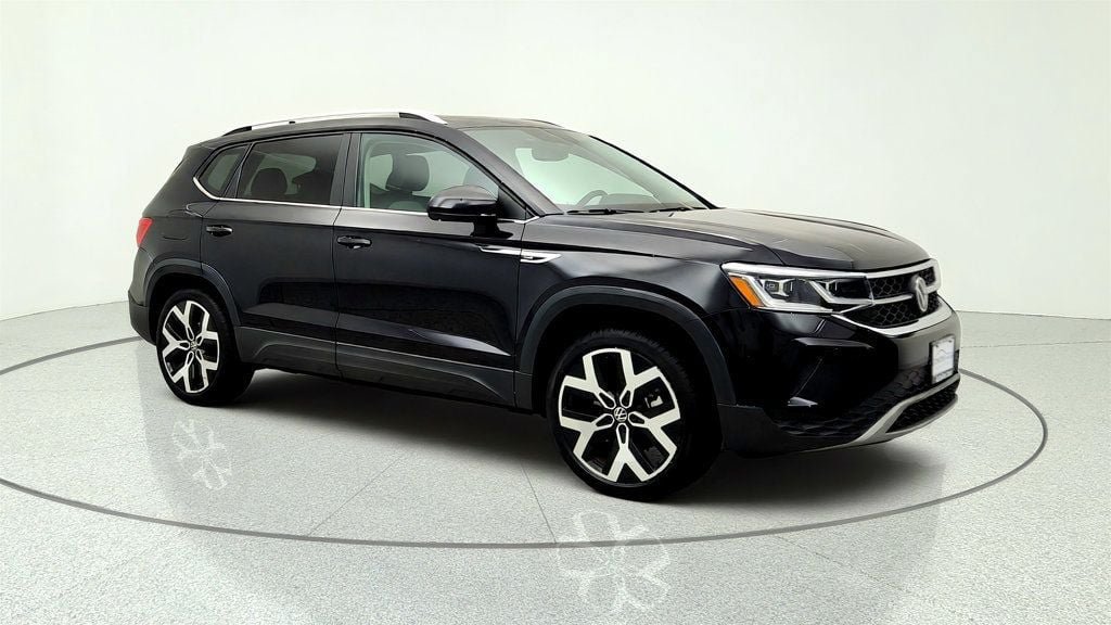 Used 2023 Volkswagen Taos SEL AWD/4WD image 3