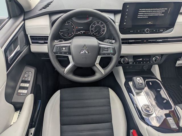 New 2026 Mitsubishi Outlander SE FWD image 16