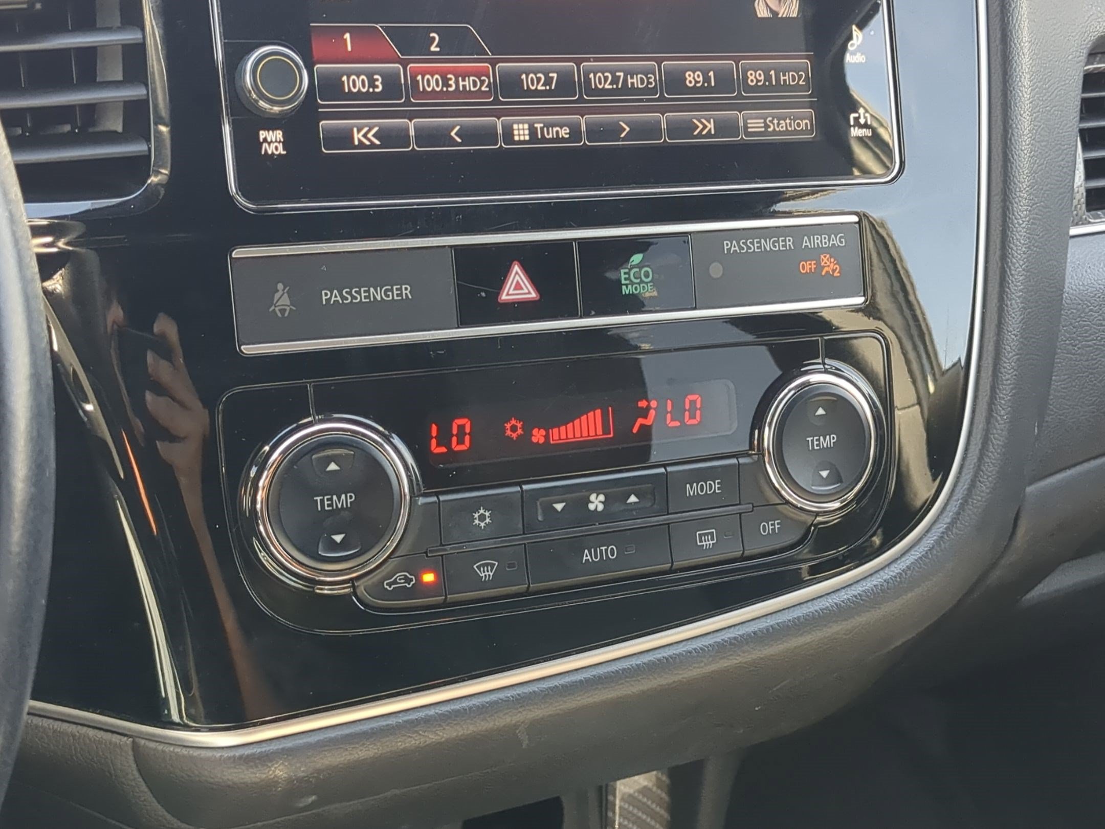 Used 2019 Mitsubishi Outlander SEL AWD/4WD image 26