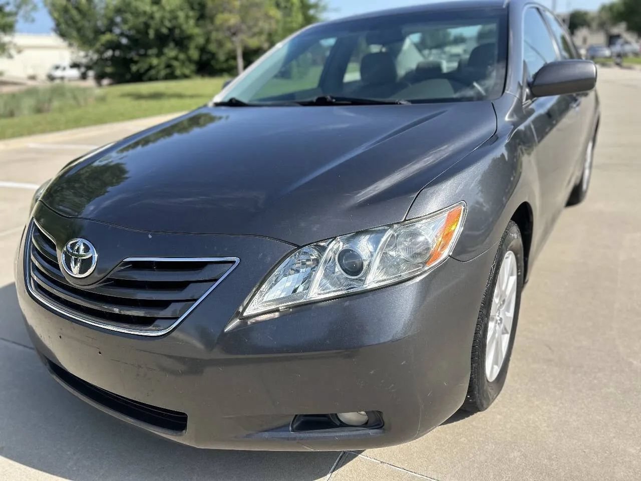 Used 2009 Toyota Camry XLE FWD image 2