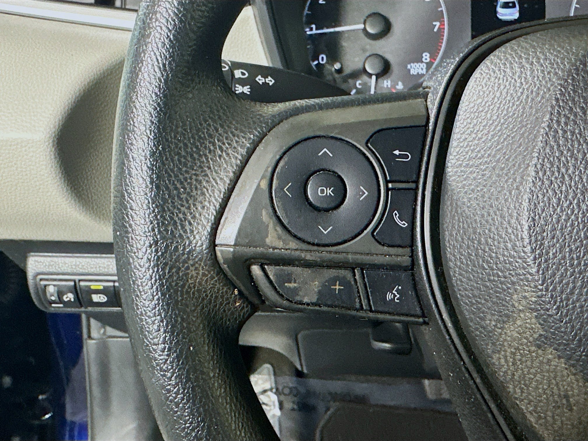 Used 2024 Toyota Corolla LE FWD image 16