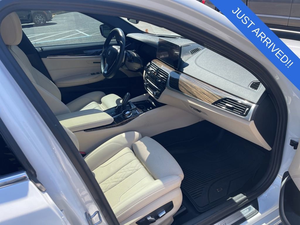 Used 2023 BMW 530i w/ Executive Package RWD image 9