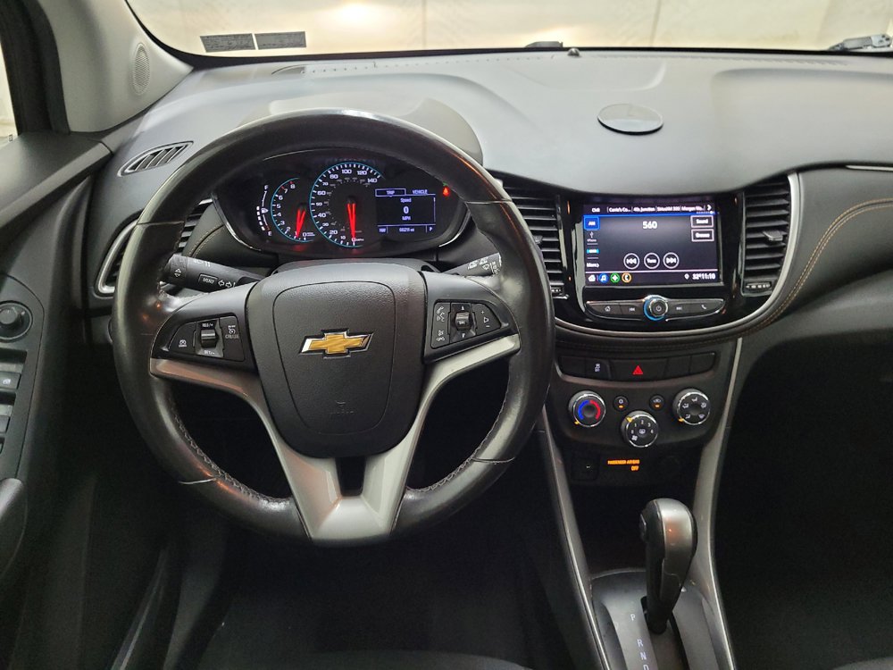 Used 2020 Chevrolet Trax LT w/ LT Convenience Package AWD/4WD image 22