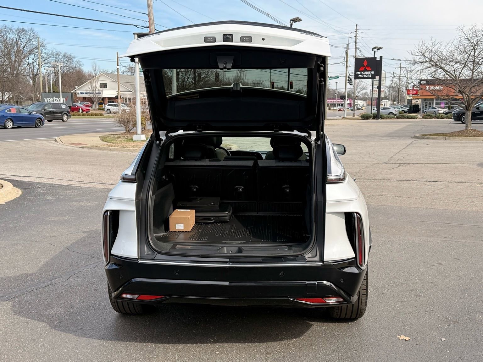 Used 2024 Cadillac Lyriq Tech image 18