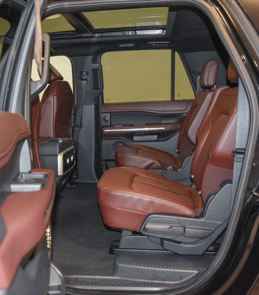 Used 2023 Ford Expedition Max Limited AWD/4WD image 6
