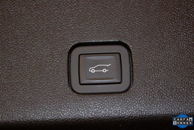 Used 2025 Cadillac XT6 Premium Luxury image 17