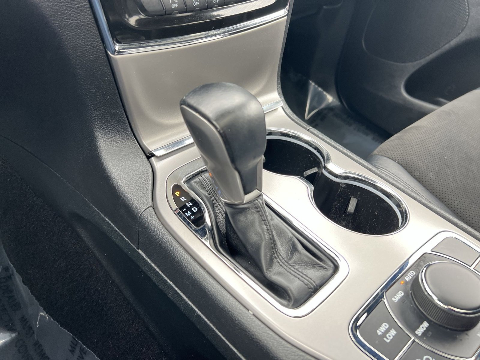 Used 2022 Jeep Grand Cherokee Laredo X image 22