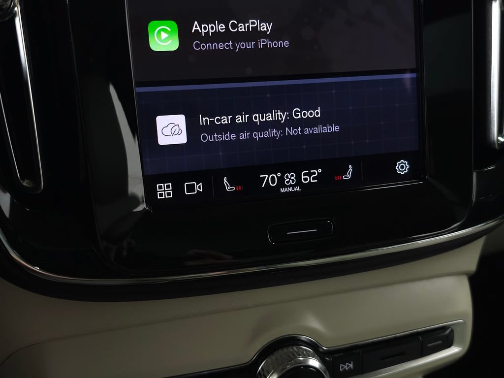Certified 2025 Volvo XC40 B5 Ultra AWD/4WD image 32