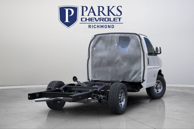 New 2025 Chevrolet Express 3500 w/ Power Convenience Package RWD image 4