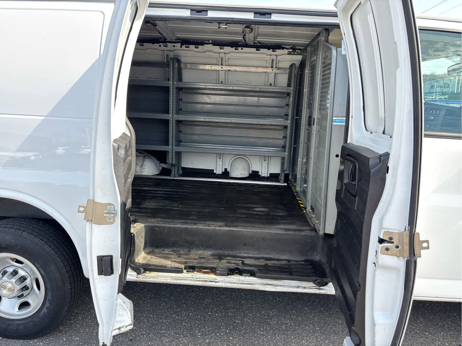 Used 2021 Chevrolet Express 3500 w/ Driver Convenience Package image 26