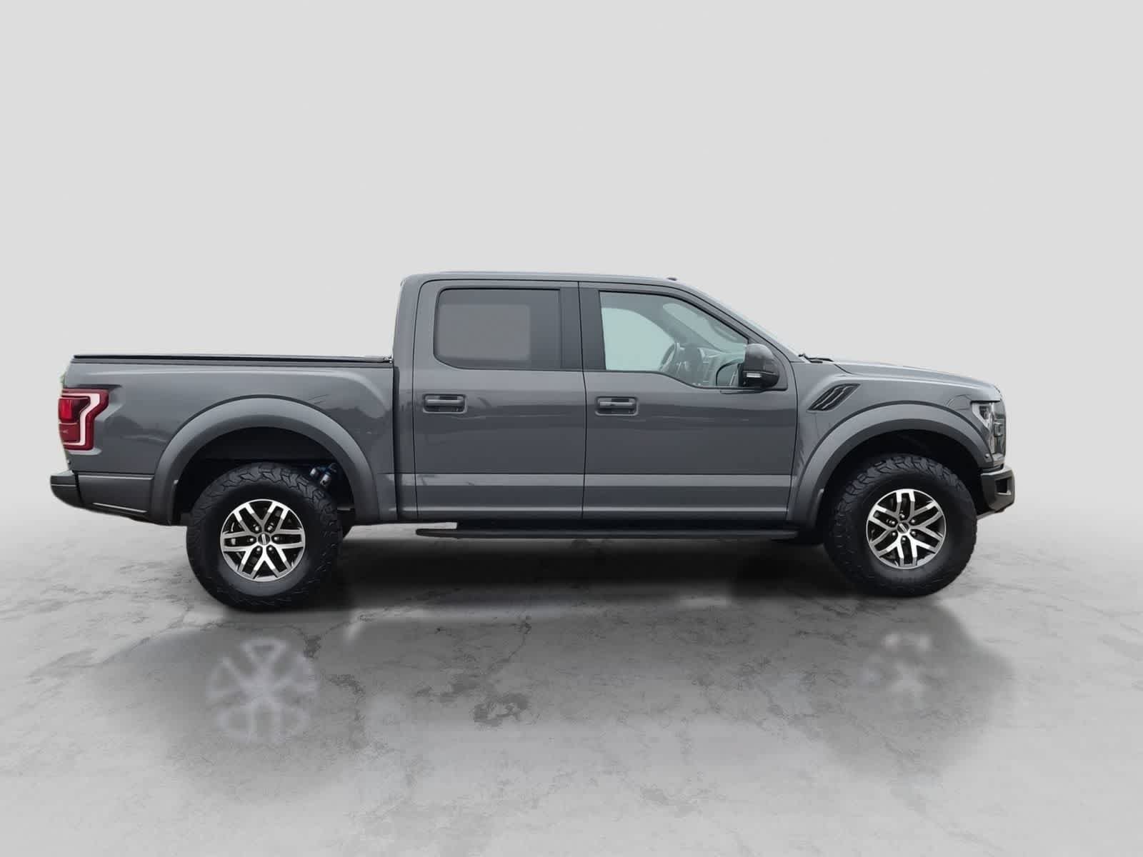 Used 2018 Ford F150 Raptor w/ Equipment Group 802A Luxury AWD/4WD image 9