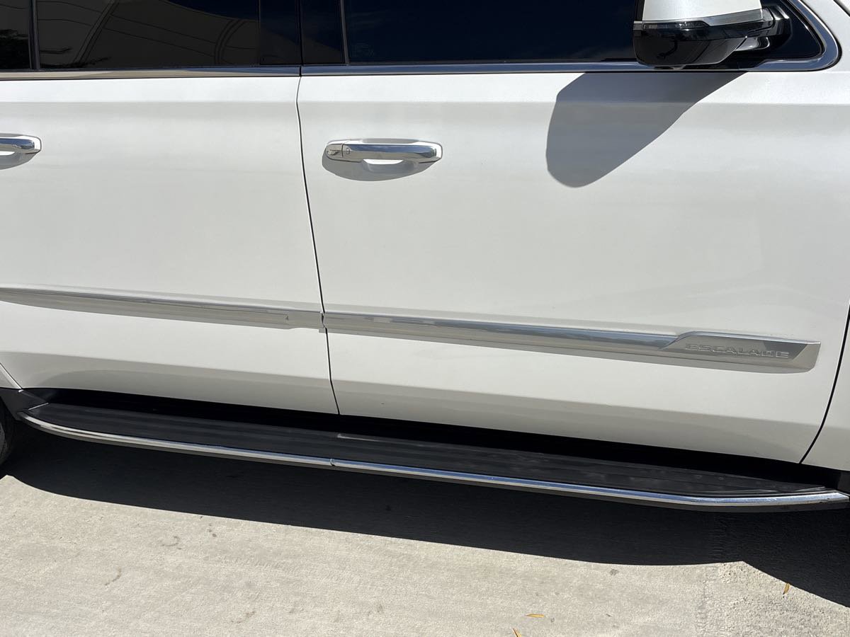 Used 2019 Cadillac Escalade ESV Luxury AWD/4WD image 10
