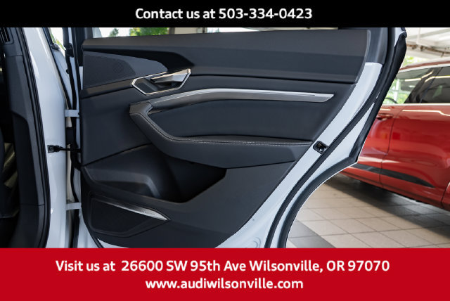 Used 2024 Audi Q8 e-tron Premium Plus w/ Premium Plus Package AWD/4WD image 30