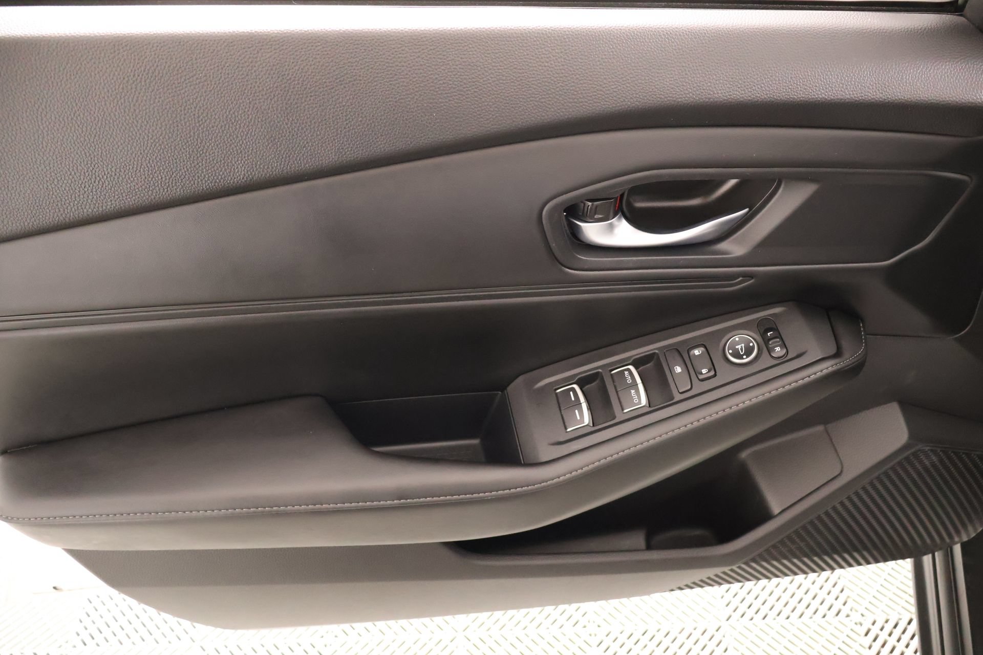 Used 2024 Honda Accord Sport image 15
