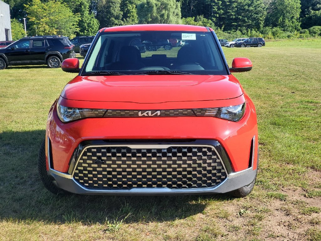 Used 2023 Kia Soul EX FWD image 2