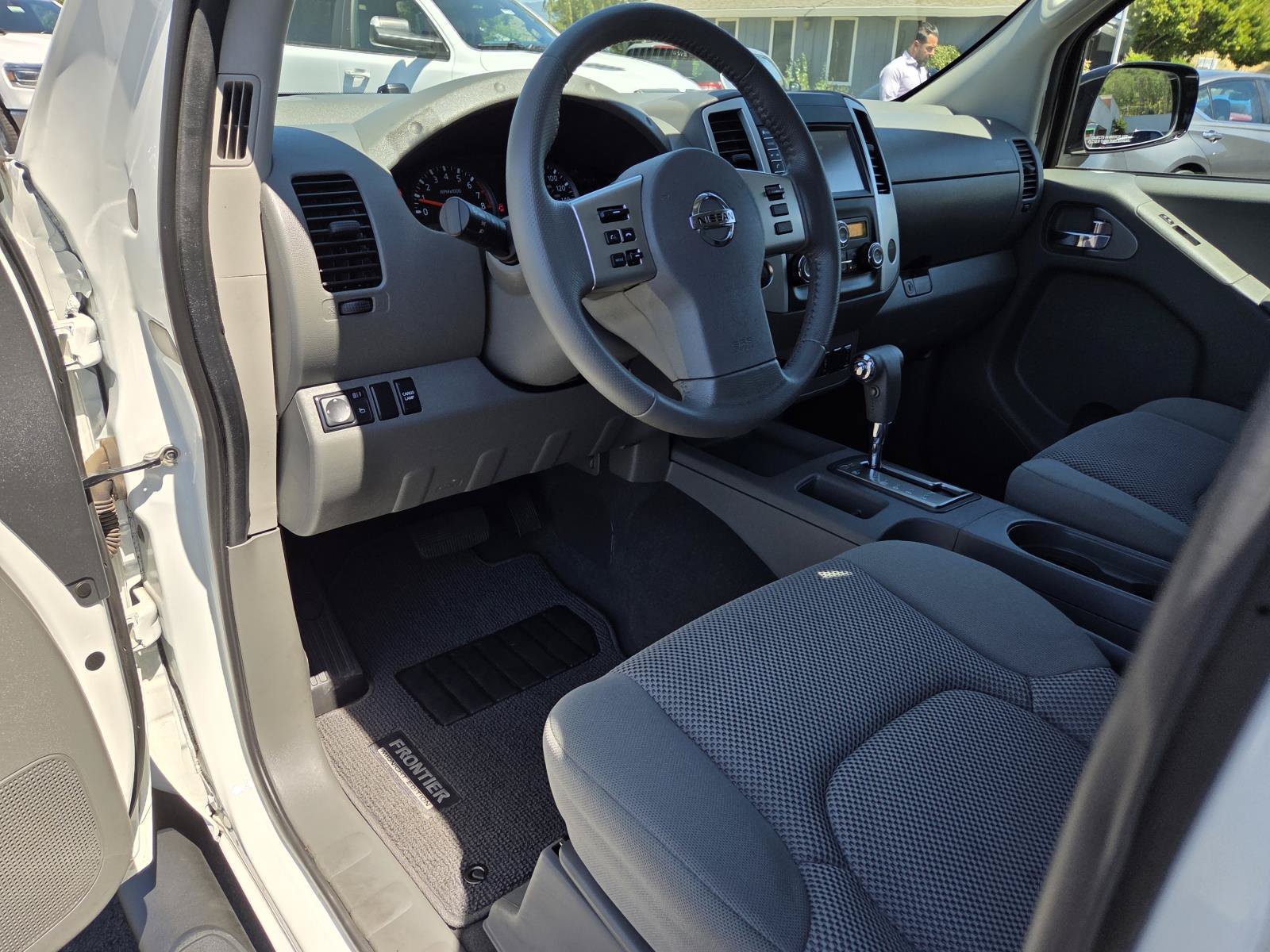Used 2019 Nissan Frontier SV w/ Value Truck Package RWD image 11