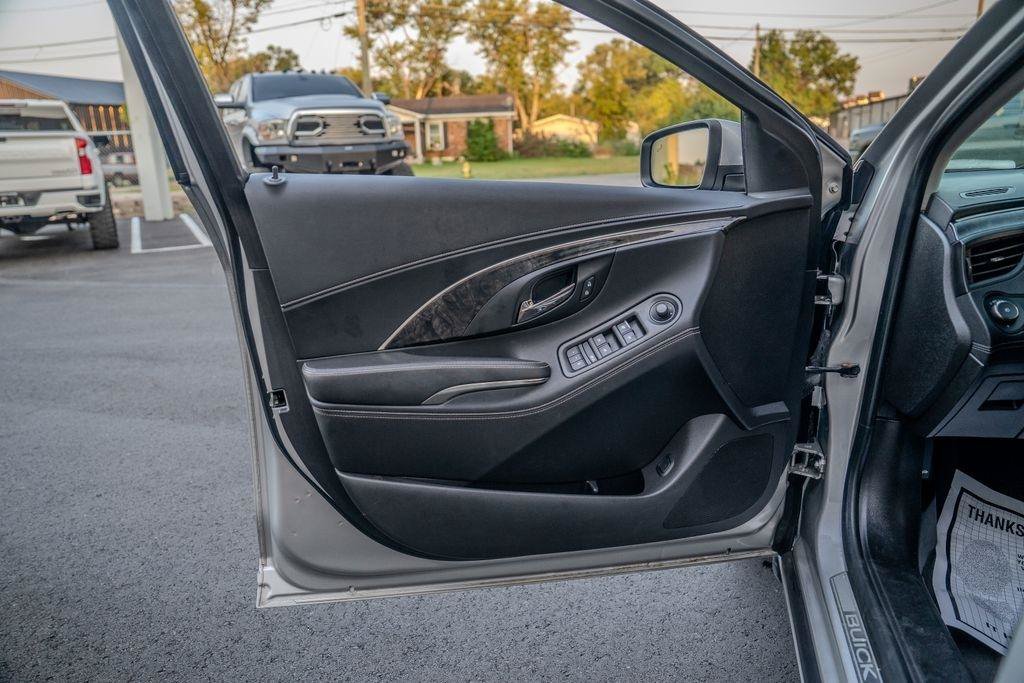Used 2014 Buick LaCrosse Leather w/ Driver Confidence Package FWD image 11