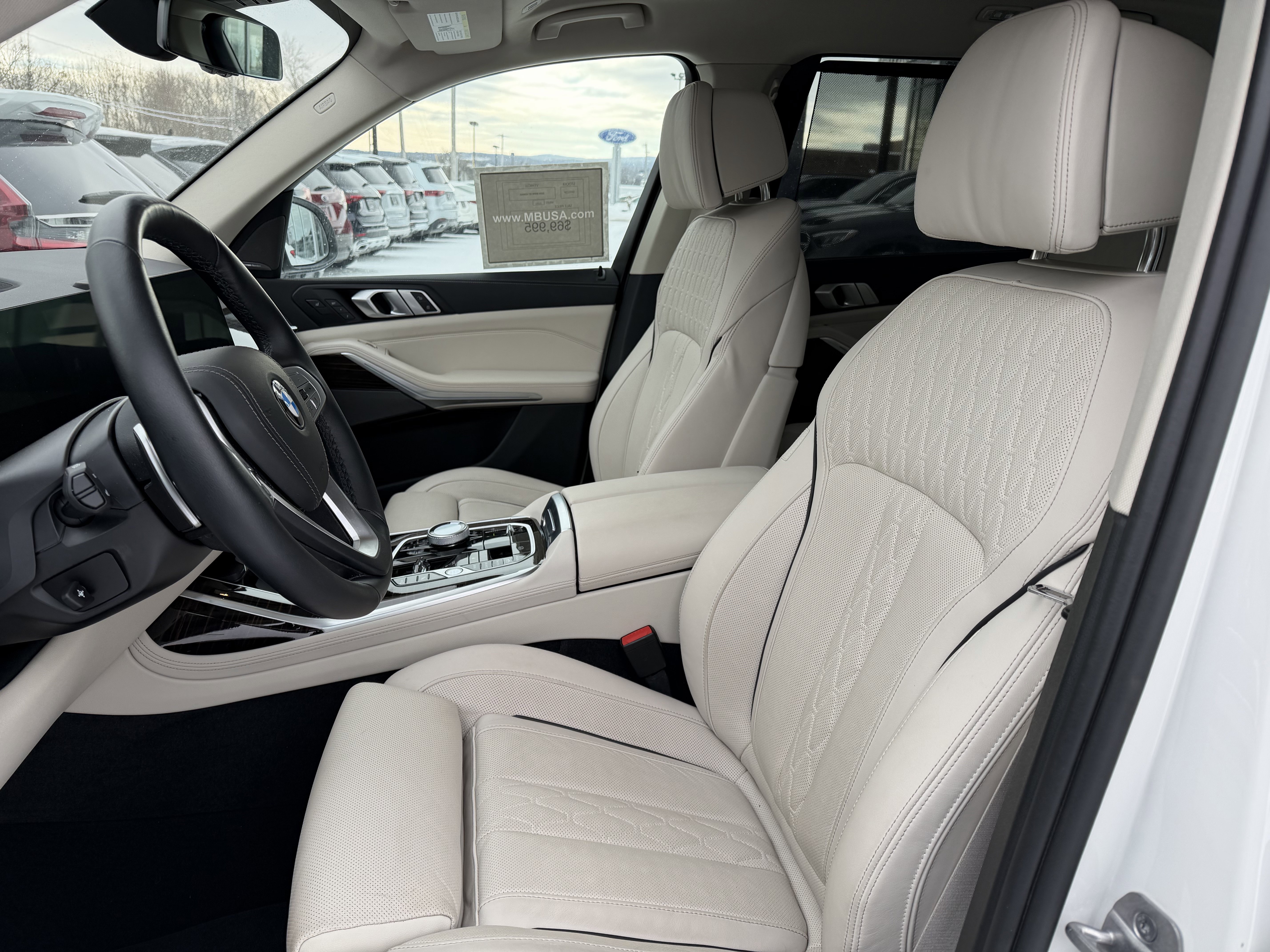 Used 2024 BMW X7 xDrive40i w/ Executive Package image 9