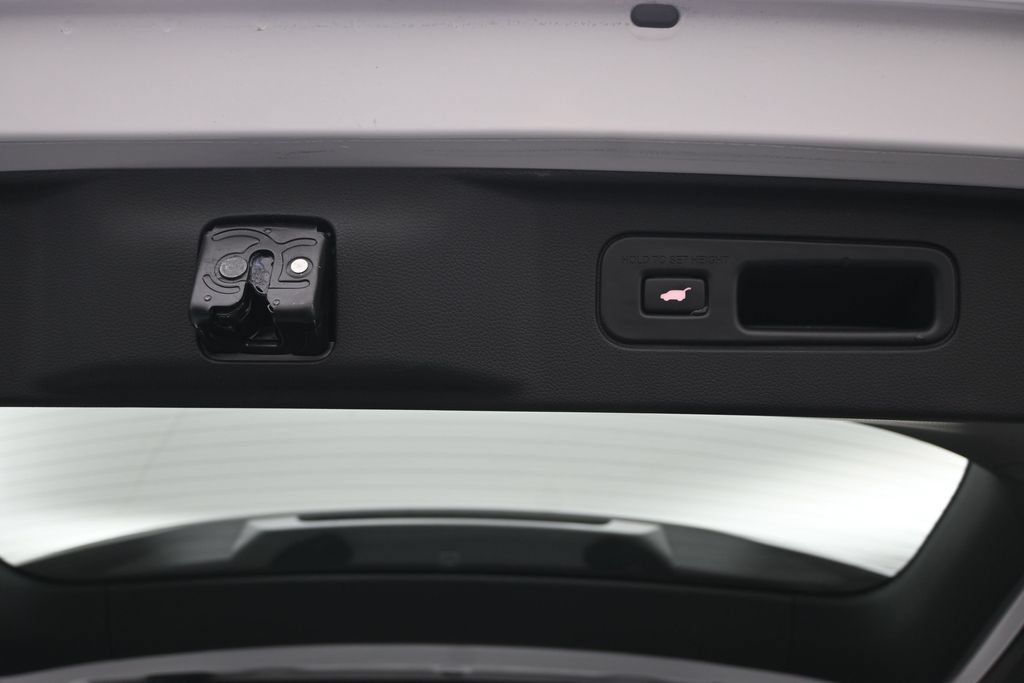 Certified 2023 Honda Pilot Elite image 32