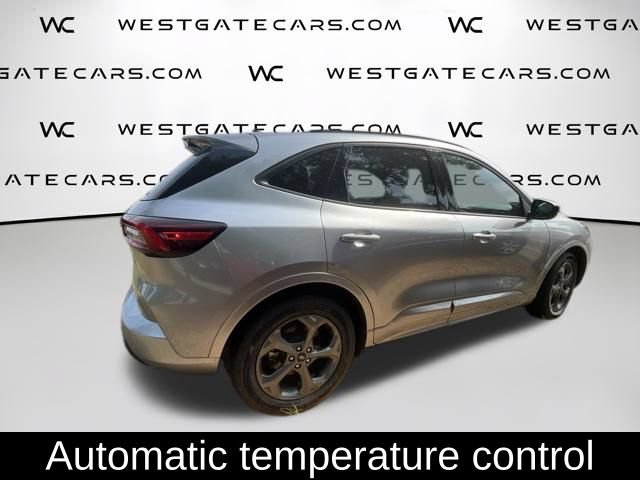Used 2024 Ford Escape ST-Line w/ Tech Pack #1 FWD image 8