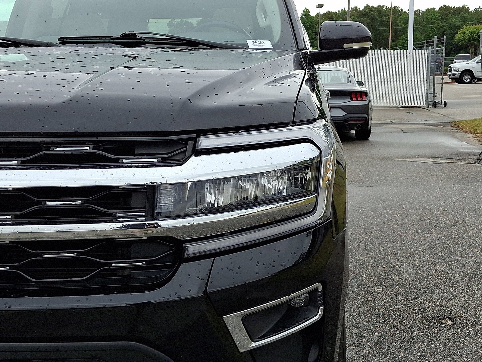 Certified 2024 Ford Expedition Limited AWD/4WD image 9