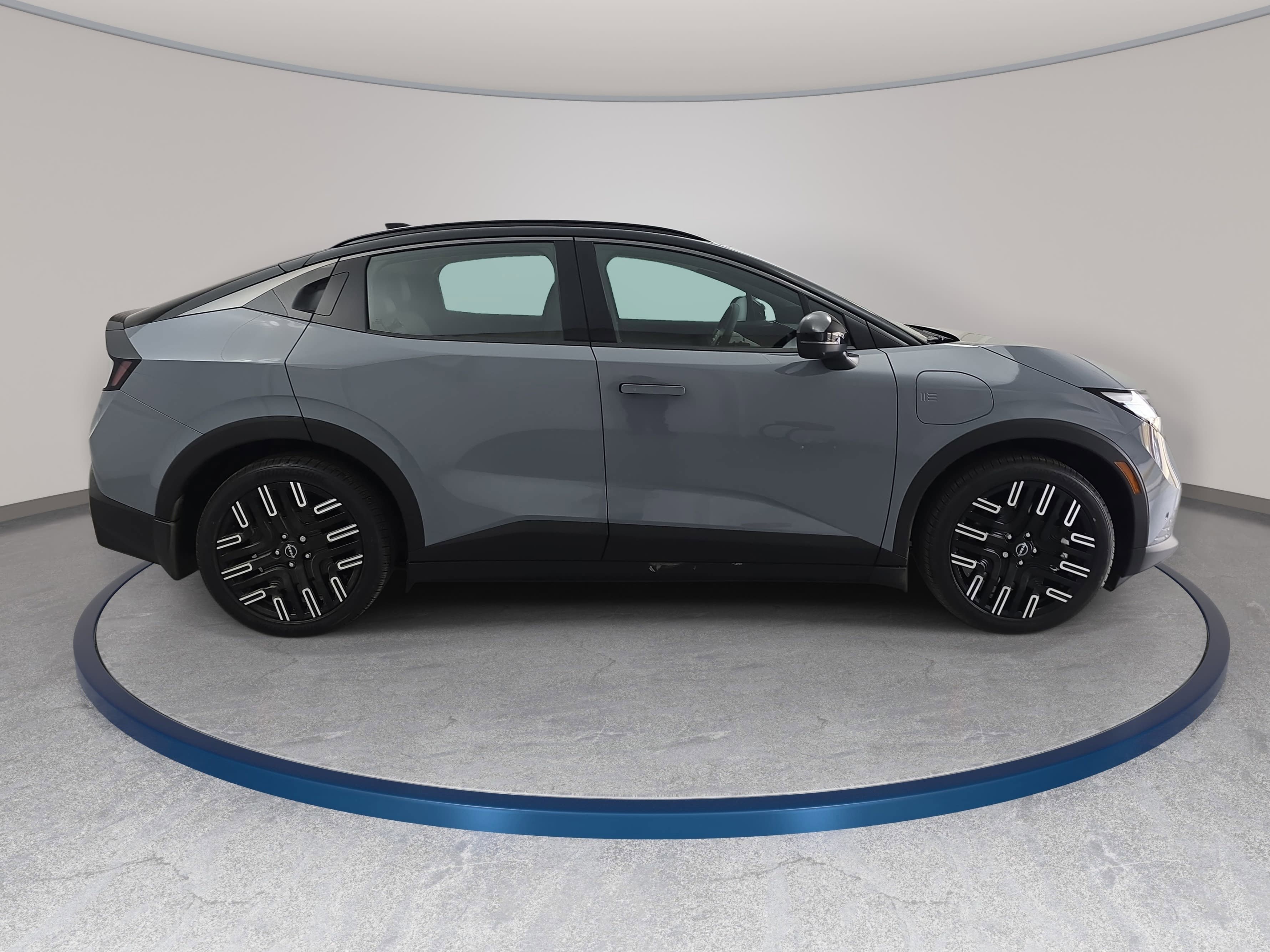 New 2026 Nissan Leaf Platinum+ w/ Cargo Package (Platinum+) image 4