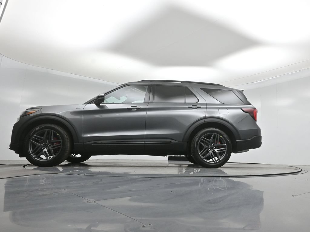 New 2026 Ford Explorer ST-Line w/ ST-Line Street Pack RWD image 7
