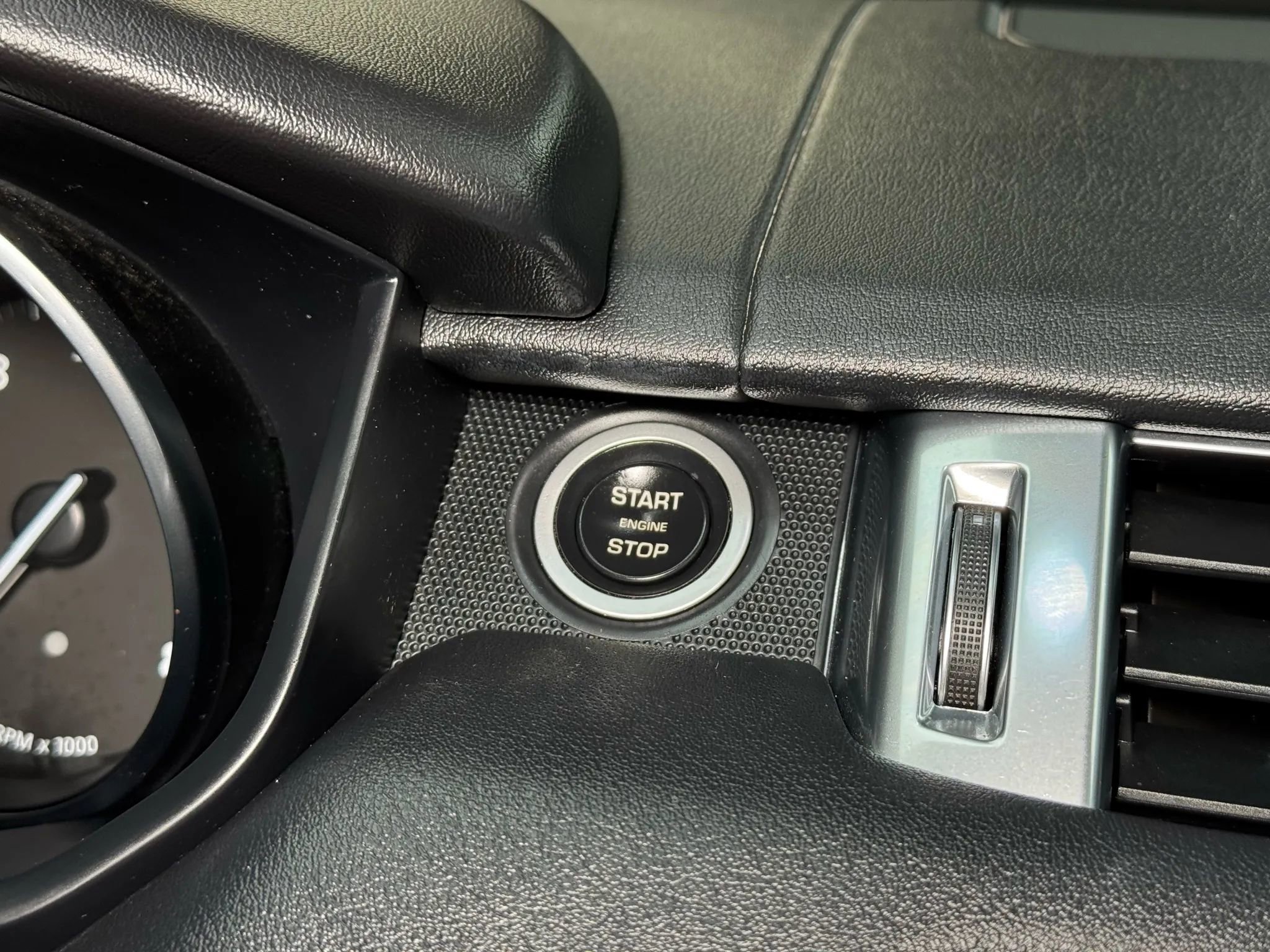 Used 2016 Land Rover Range Rover Sport SE image 47