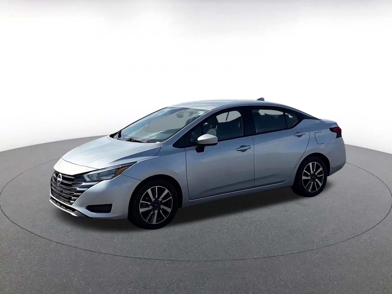 Used 2025 Nissan Versa SV FWD image 9