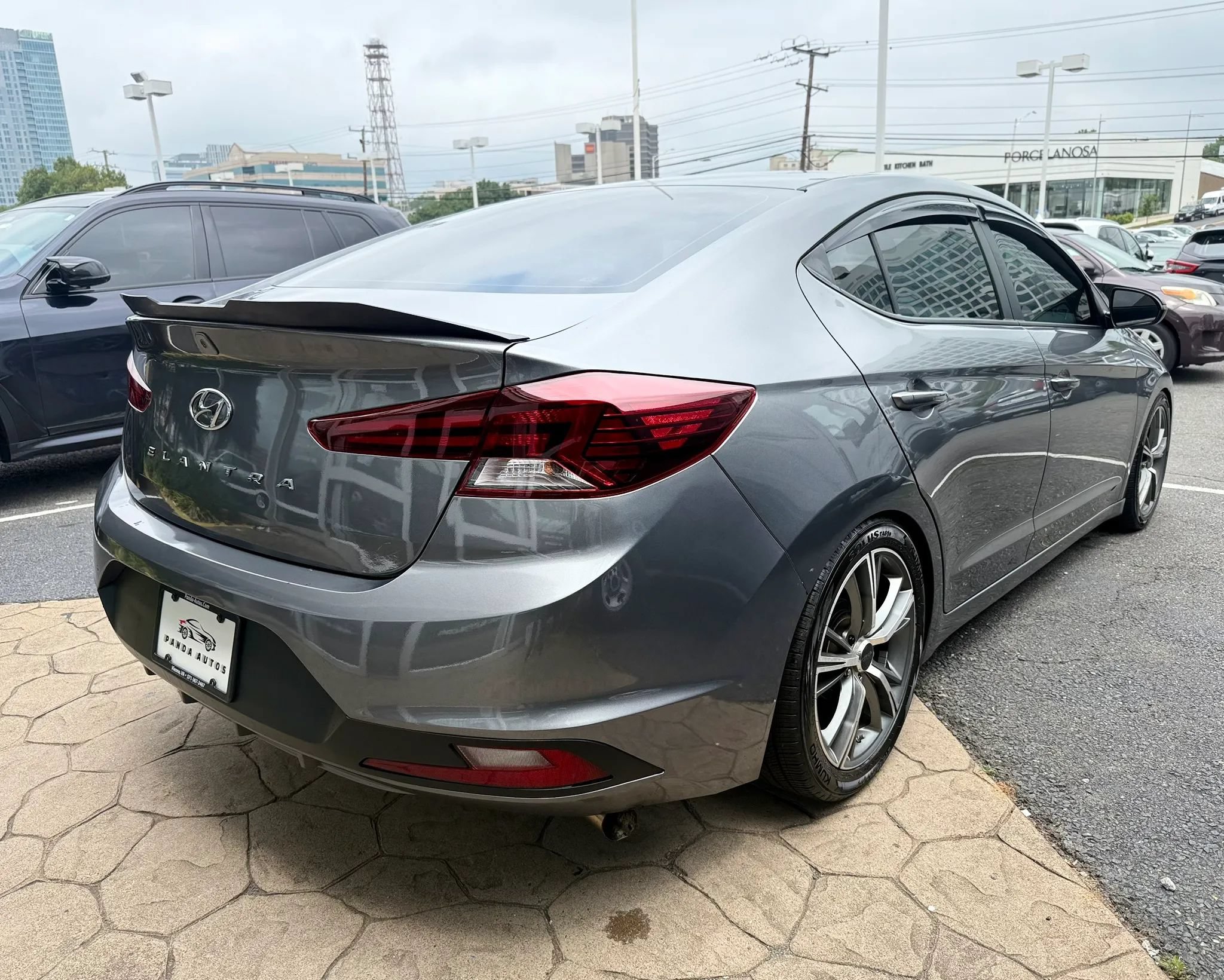Used 2019 Hyundai Elantra SE w/ Cargo Package FWD image 7