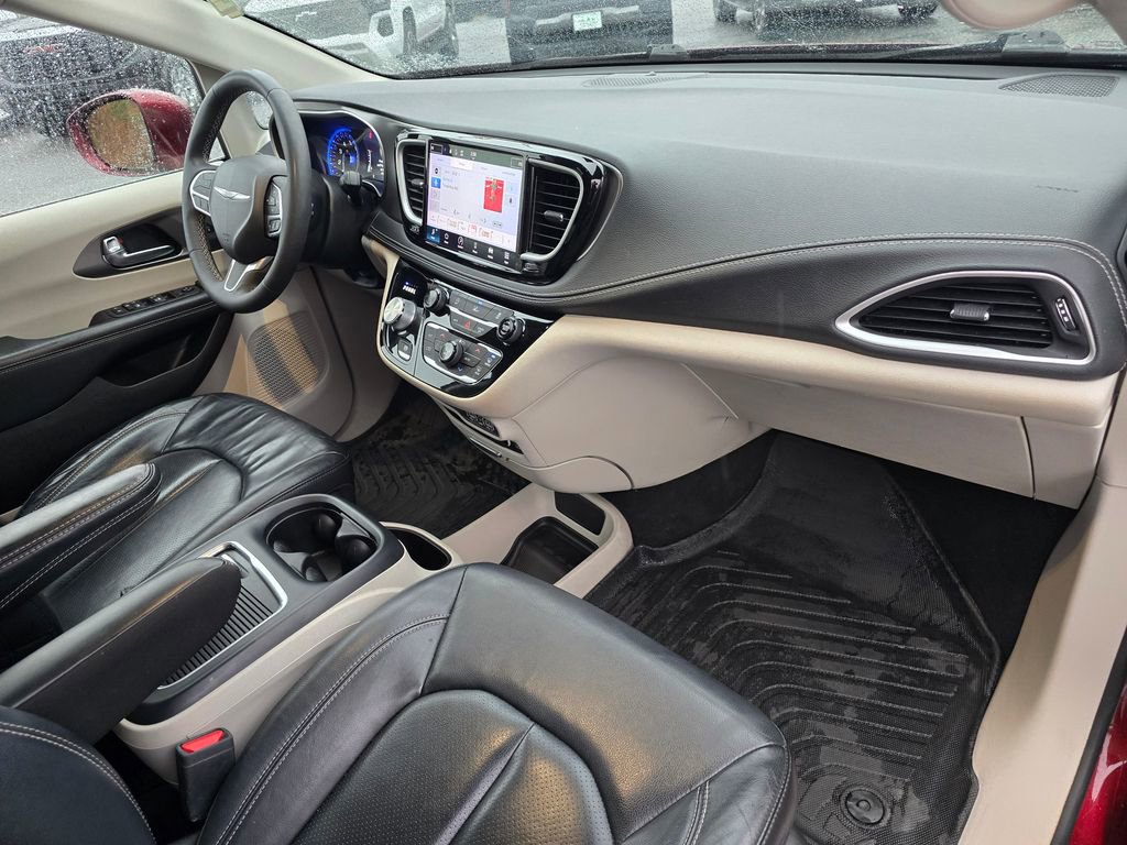 Used 2022 Chrysler Pacifica Touring-L image 29