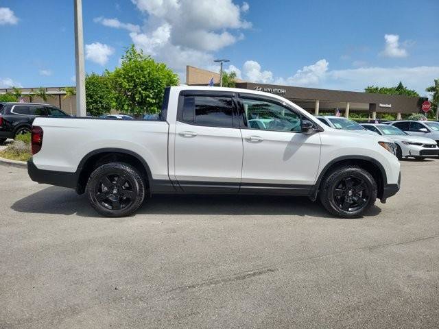 Used 2025 Honda Ridgeline Black Edition image 4