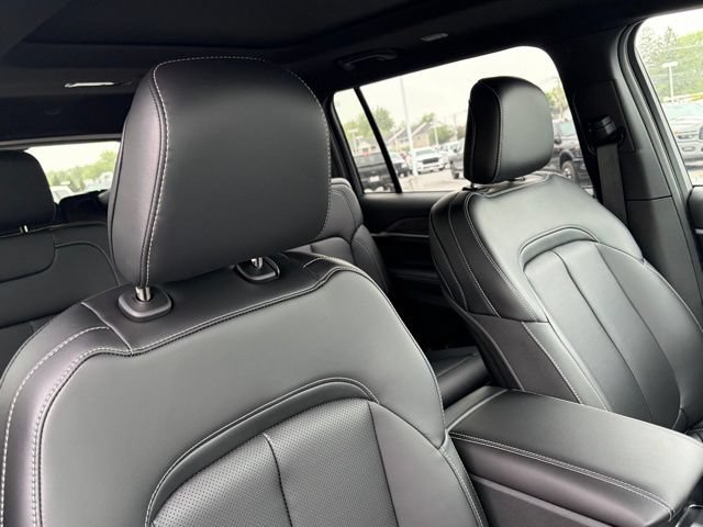 New 2026 Jeep Grand Cherokee L Limited w/ Luxury Tech Group II AWD/4WD image 31