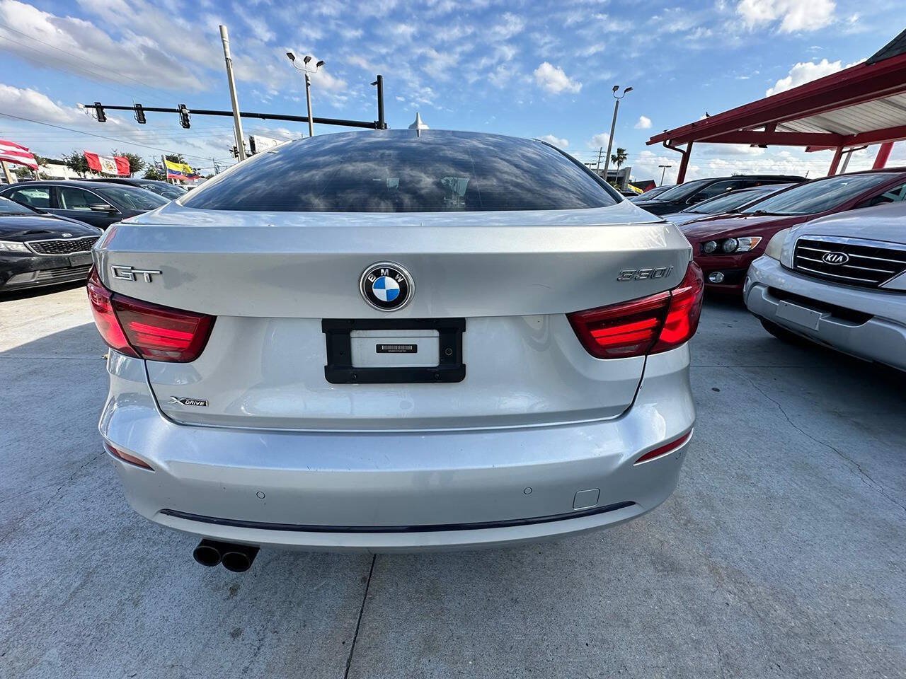 Used 2017 BMW 330i Gran Turismo xDrive AWD/4WD image 3