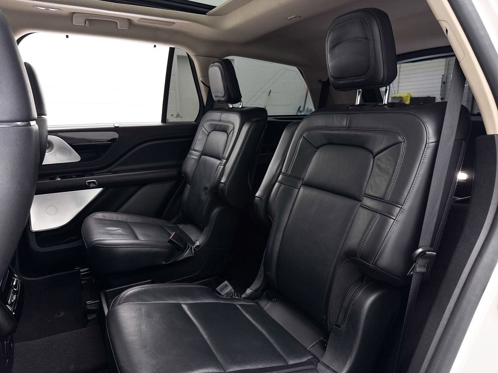 Used 2021 Lincoln Aviator Reserve w/ Equipment Group 202A image 33