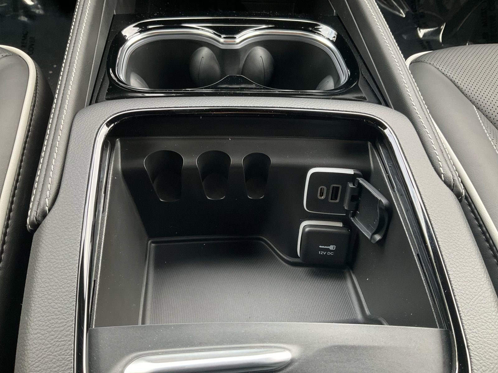 New 2026 Chrysler Pacifica Limited w/ S Appearance Package image 37