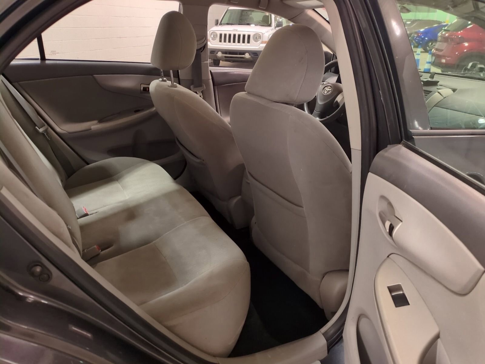 Used 2010 Toyota Corolla LE image 11