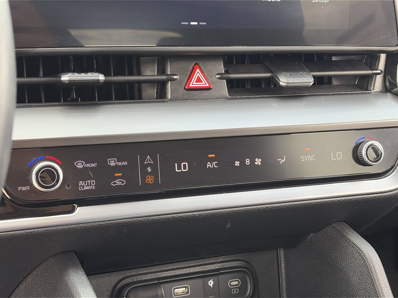 Certified 2025 Kia Sportage EX FWD image 26