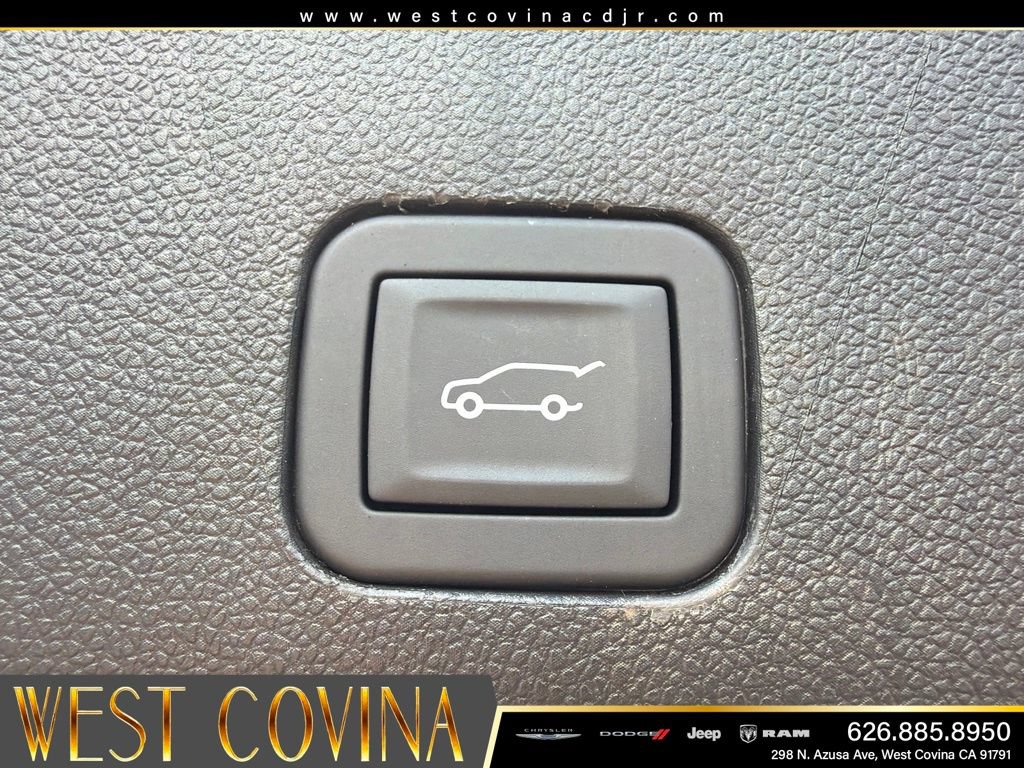 Used 2023 Cadillac Escalade V AWD/4WD image 37