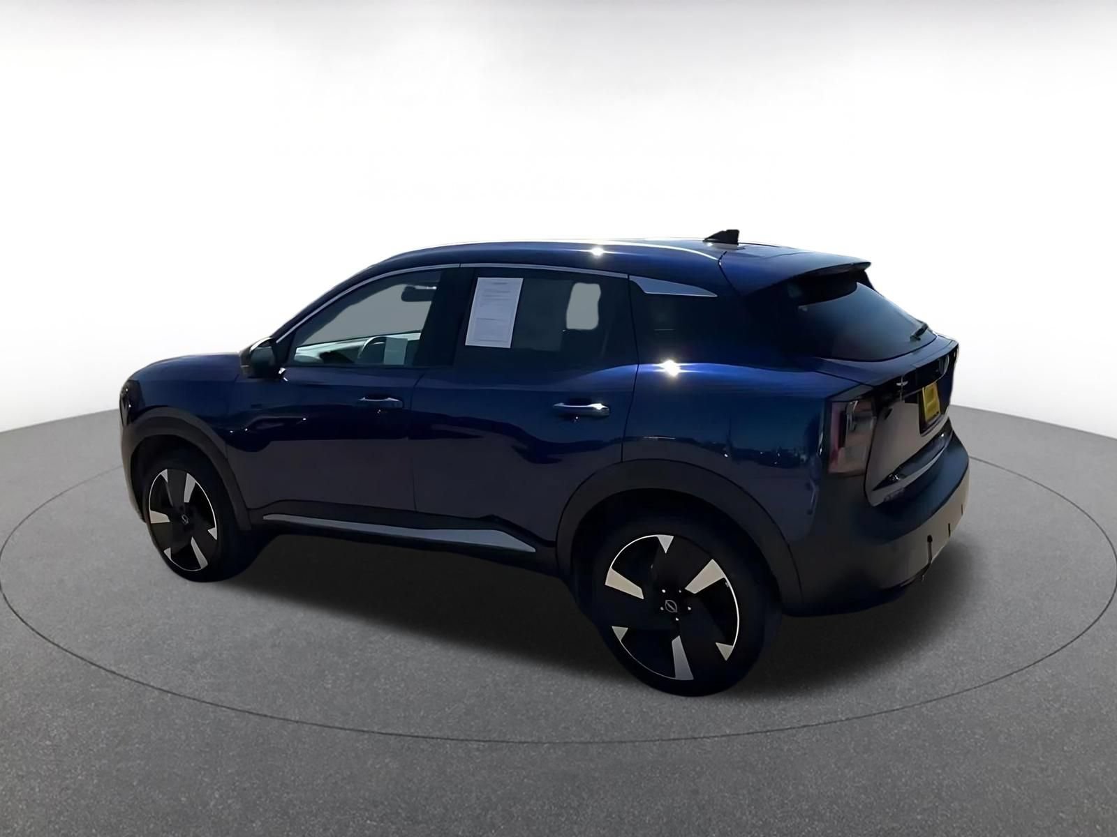 Used 2026 Nissan Kicks SR AWD/4WD image 9