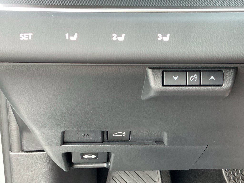 New 2026 Lexus ES 350e w/ Accessory Package (Z1) FWD image 31