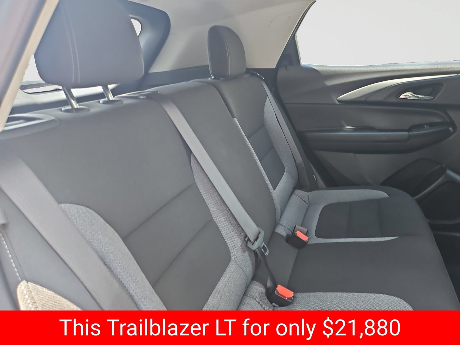 Used 2025 Chevrolet TrailBlazer LT AWD/4WD image 45