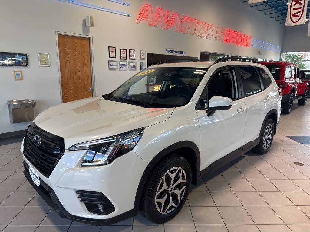 Used 2023 Subaru Forester Premium AWD/4WD image 8