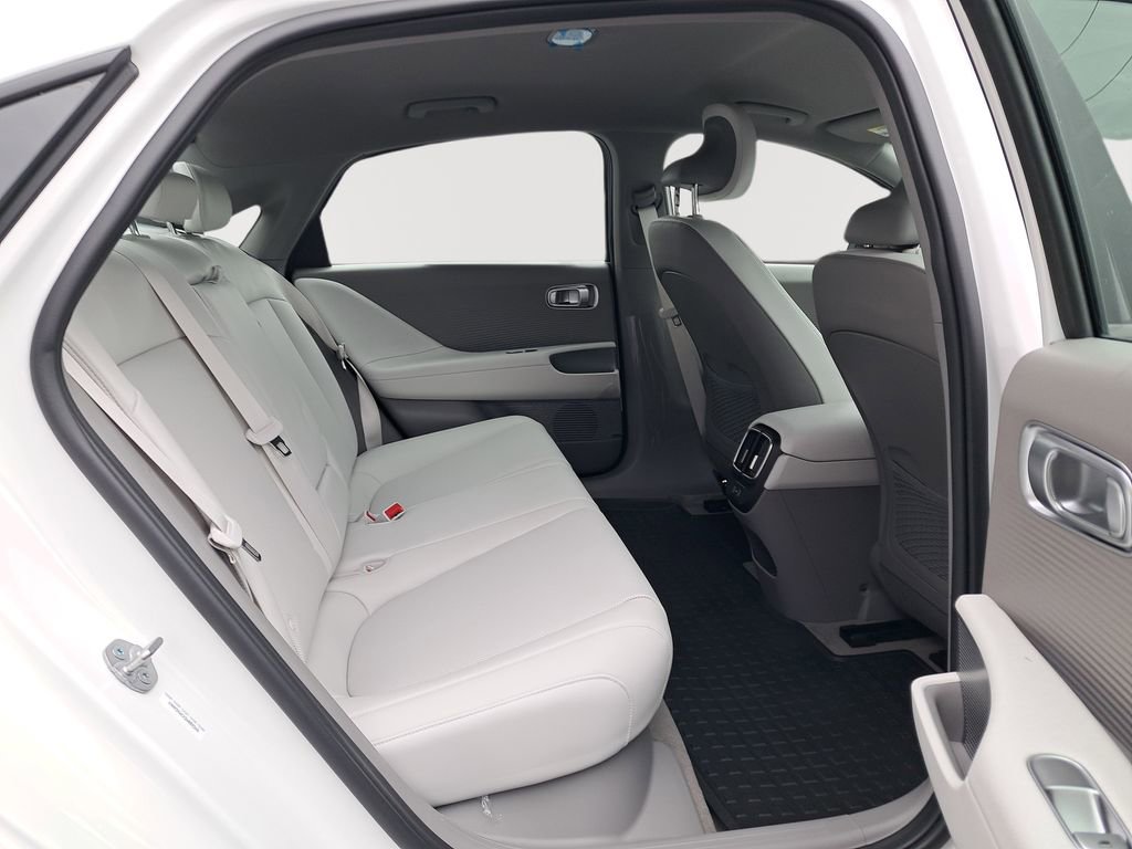 New 2025 Hyundai Ioniq 6 SEL AWD/4WD image 16
